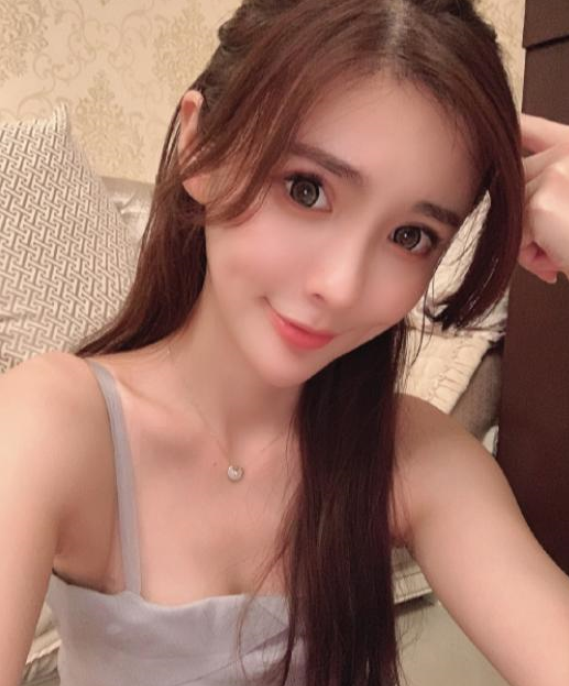 验证很走心的素颜女神媛媛洗鸡鸡